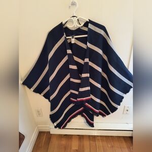 Tommy Hilfiger cape. Size OS. Color Navy blue and white. Great condition.